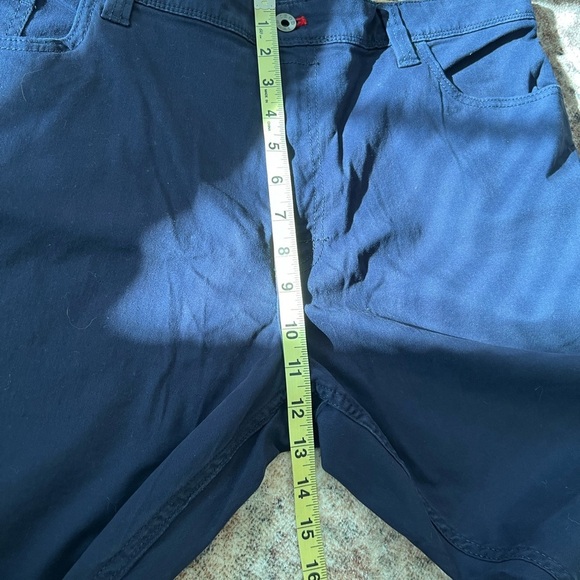 4/$25 IZOD Mens Stretch Twill Pants Straight Fit  Weekender Navy sz 38X30 Casual - Picture 11 of 16